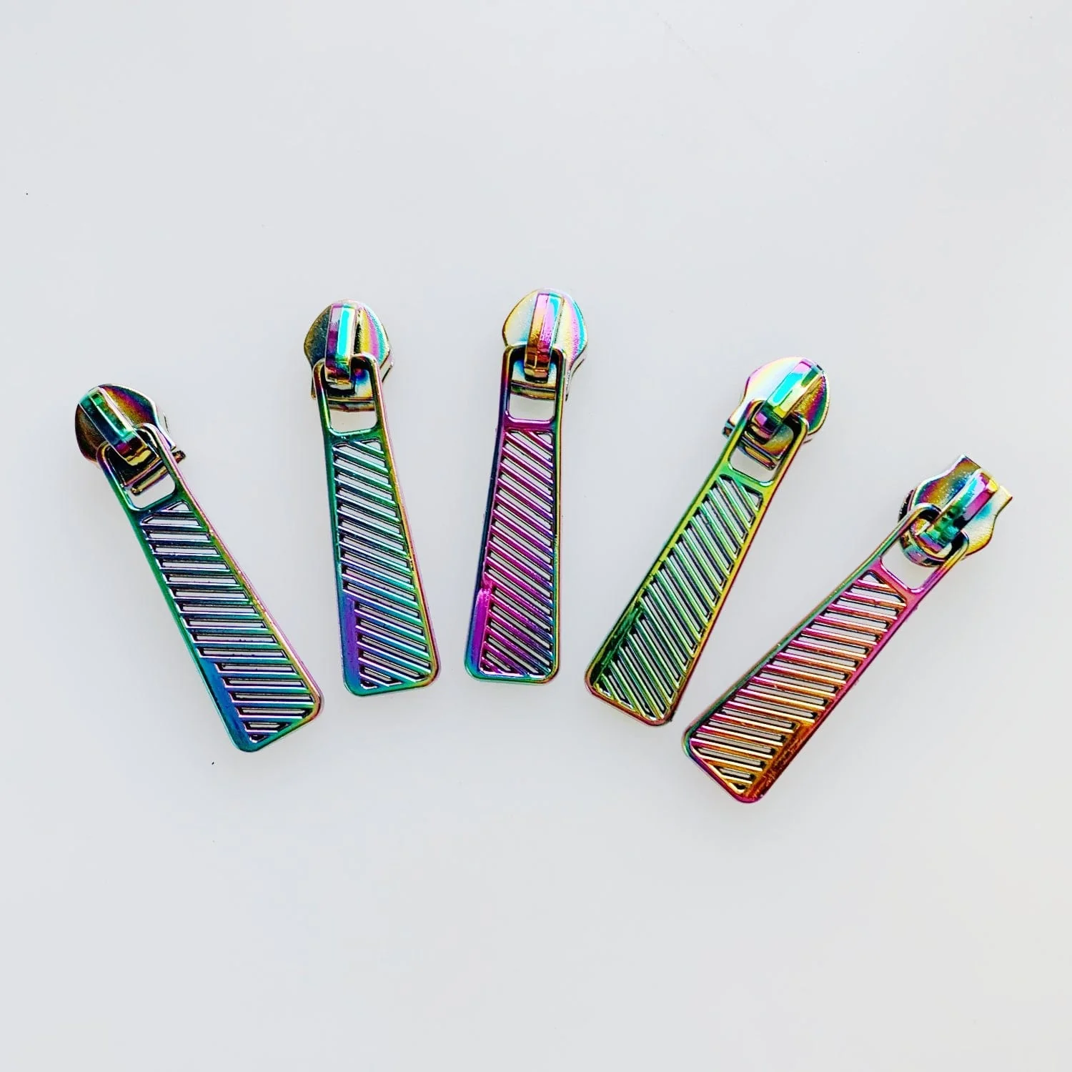 #5 Mint Green Zipper Pack with Rainbow Nylon Coil & Iridescent Pulls - 3 Yards Continuous Zipper Tape - Image 3