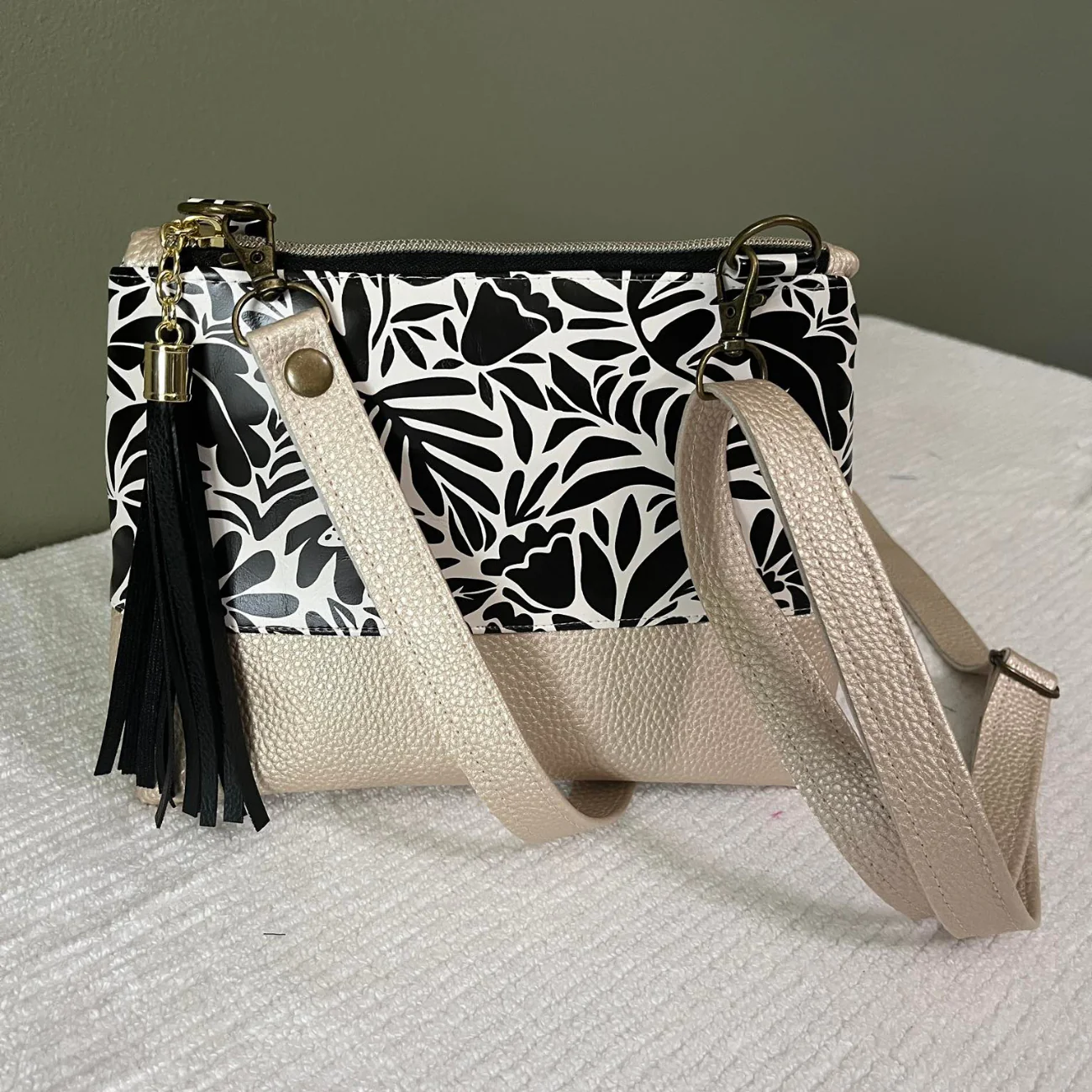 Black and Cream Floral Vinyl - Image 5