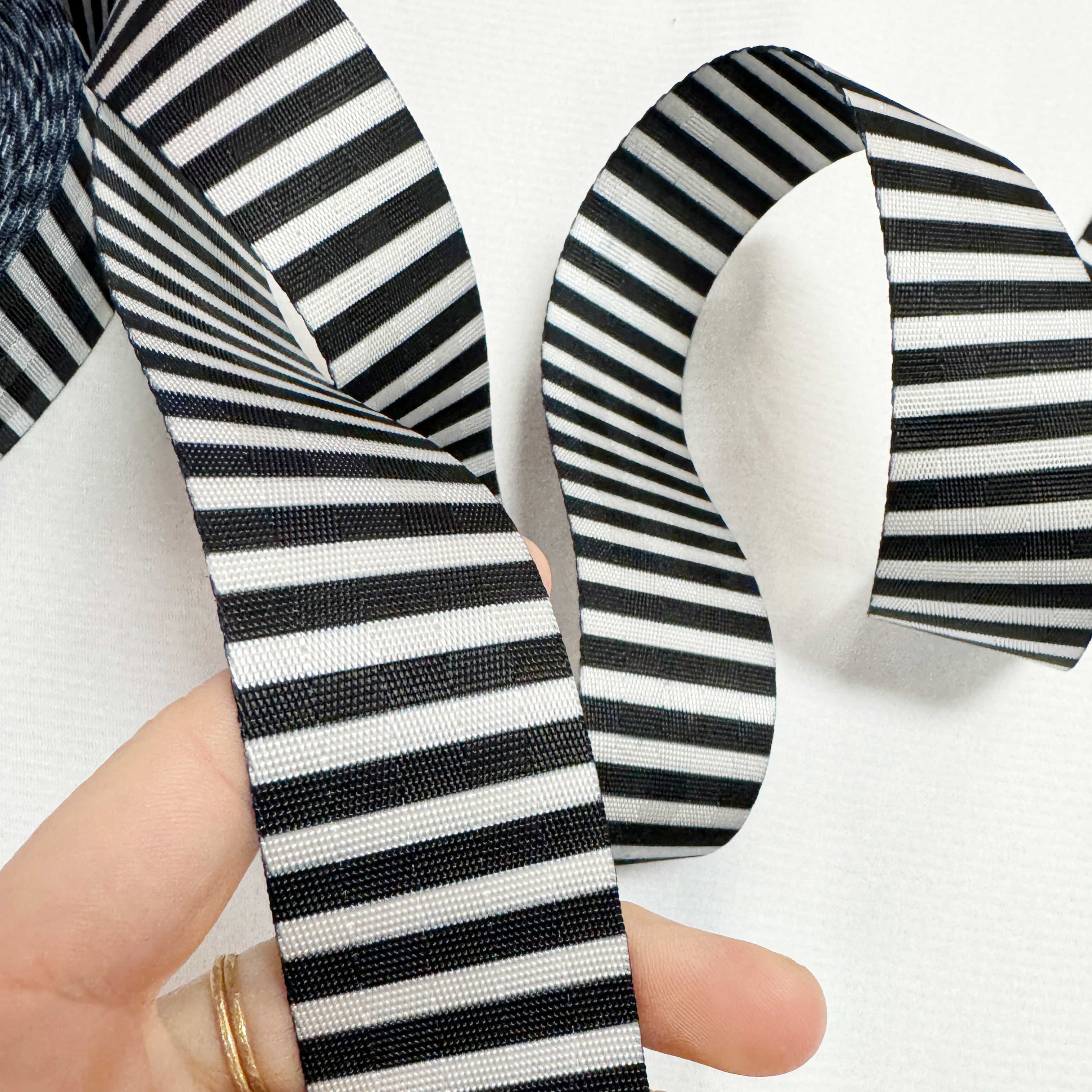 Black & White Striped Seatbelt Webbing 1.5" Width - 5 Yard Bundle - Image 3