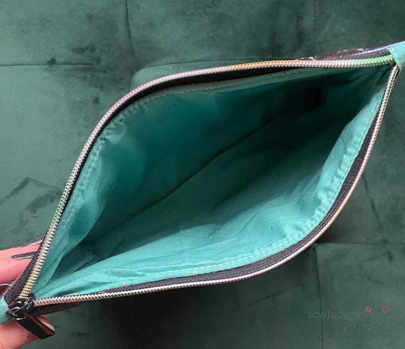 Quilted Soft Vinyl Zipper Pouch KIT - Image 4